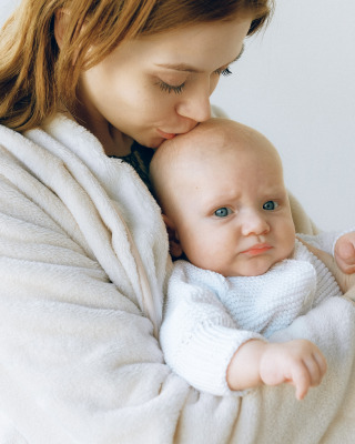 Comment reconnaître si mon bébé fait des reflux ?