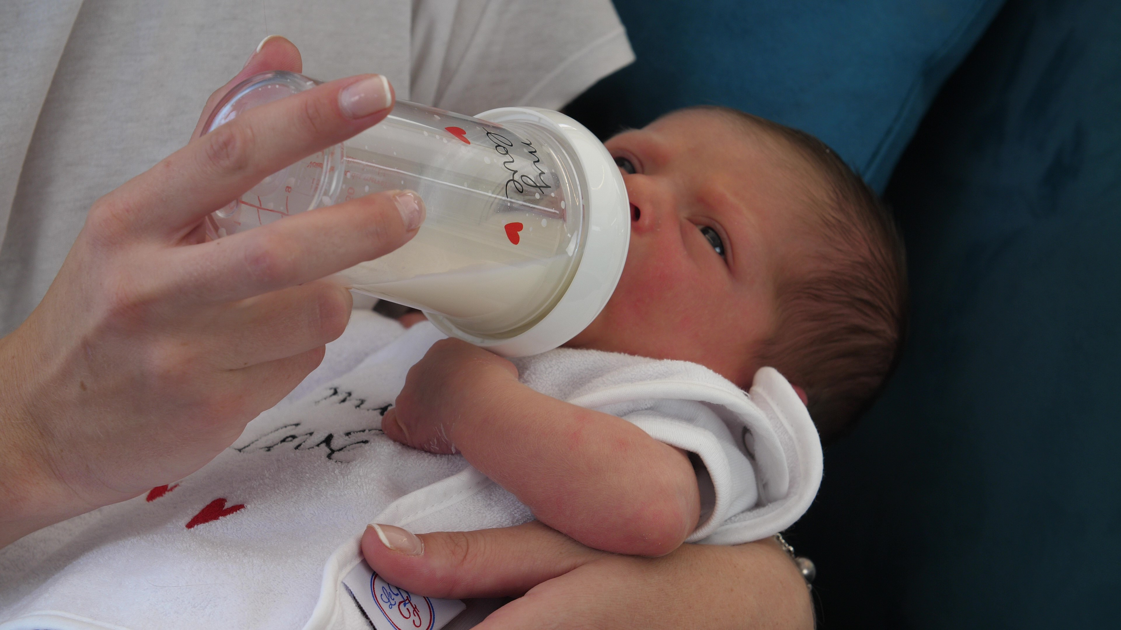 Récipient pour le lait maternel- France